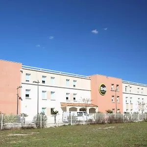 Отель Marseille Aeroport, Saint-Victoret
