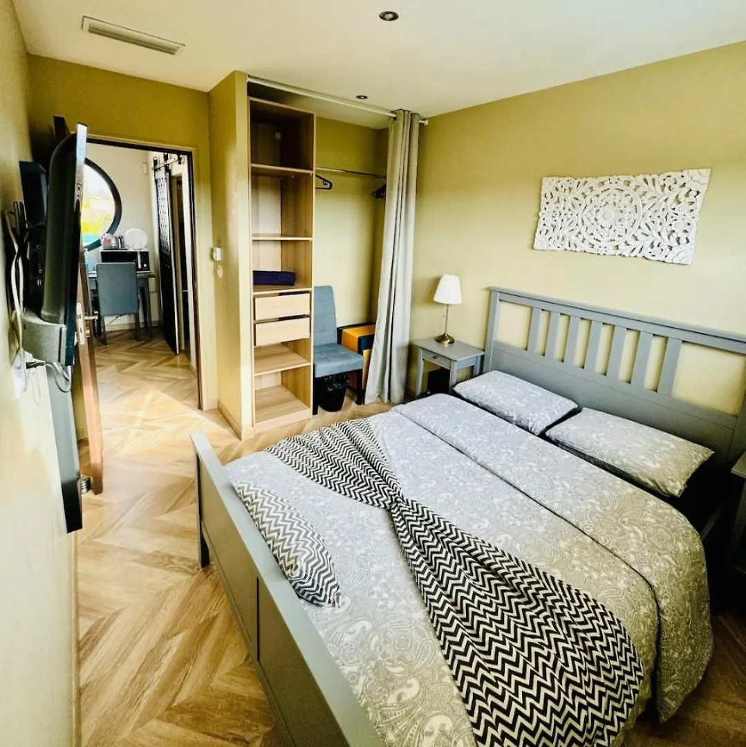 Chambre Privee, Proche Aeroport Et Airbus Saint-Victoret